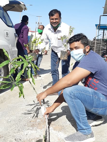 Maadri PrithviRaj doing the planting of Tree