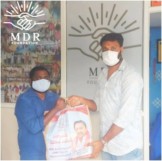 Maadri PrithviRaj Distributing Groceries, Vegetables, Home Essentials in Patancheru @Corona Time