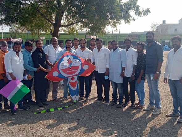 Maadri PrithviRaj Celebrating Kite Festival