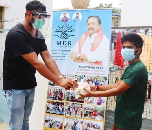 Maadri PrithviRaj Distributing Groceries, Vegetables, Home Essentials in Patancheru @Corona Time