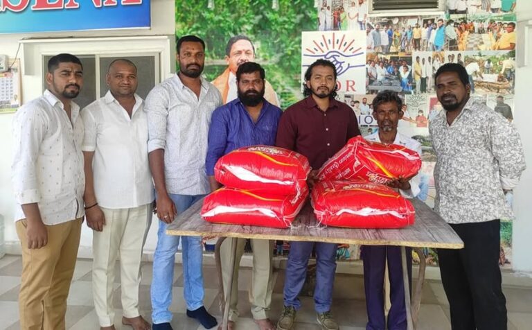 Maadri PrithviRaj helping with rice bags for financial support