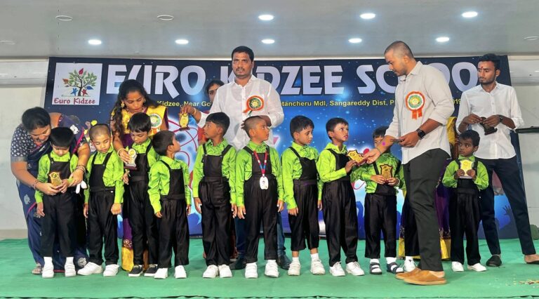 Maadri PrithviRaj Distributing Awarded