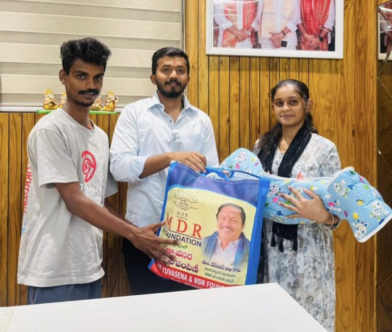 Maadri PrithviRaj Distributing Baby Kits
