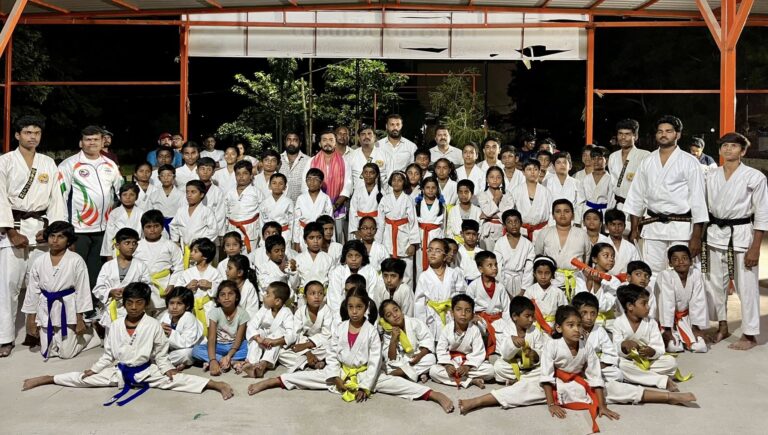 Maadri PrithviRaj Distributing Clothes