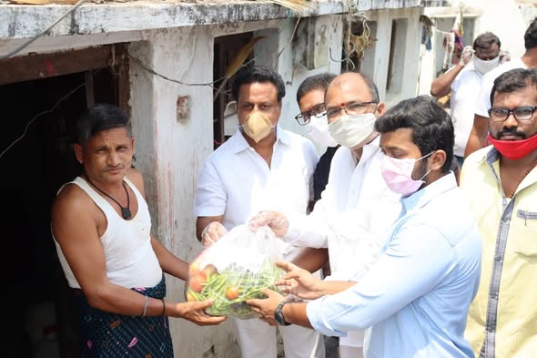Maadri PrithviRaj Distributing Groceries, Vegetables, Home Essentials